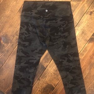 GUC Lululemon AlignCrop 21” leggings